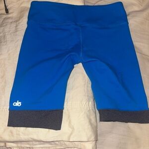 Alo bike shorts
